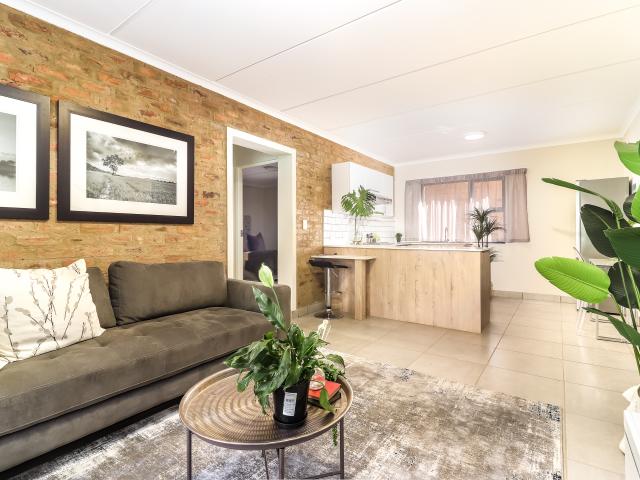 2 Bedroom Apartment in Pomona