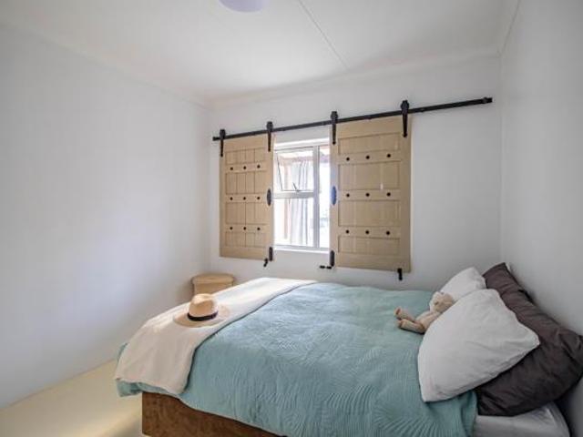 2 Bedroom Apartment in Port Owen