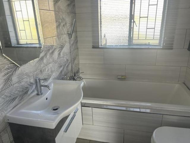 2 Bedroom Apartment in Princess AH