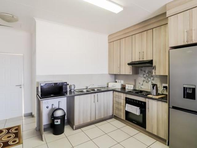 2 Bedroom Apartment in Ruimsig AH
