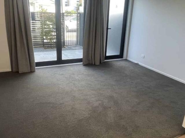 2 bedroom apartment in Ruskin Quarter
