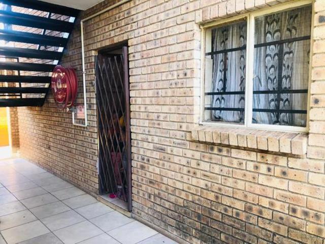 2 Bedroom Apartment in Rustenburg Central