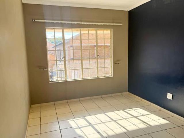 2 Bedroom Apartment in Rustenburg Central