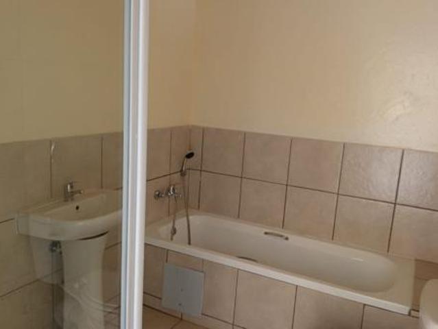 2 Bedroom Apartment in Rynfield AH