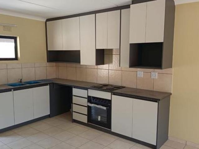 2 Bedroom Apartment in Rynfield AH