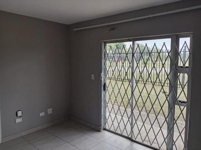2 Bedroom Apartment in Raceway