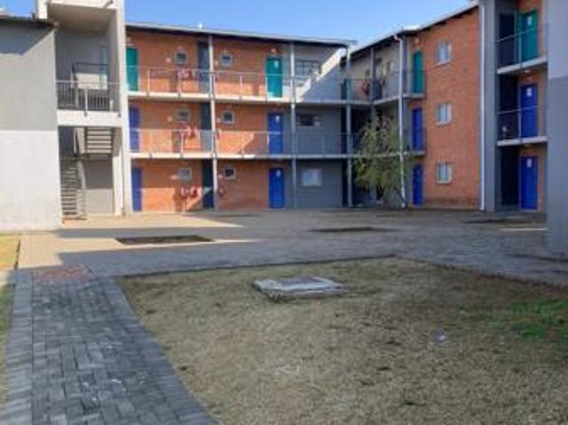 2 Bedroom Apartment in Raceway