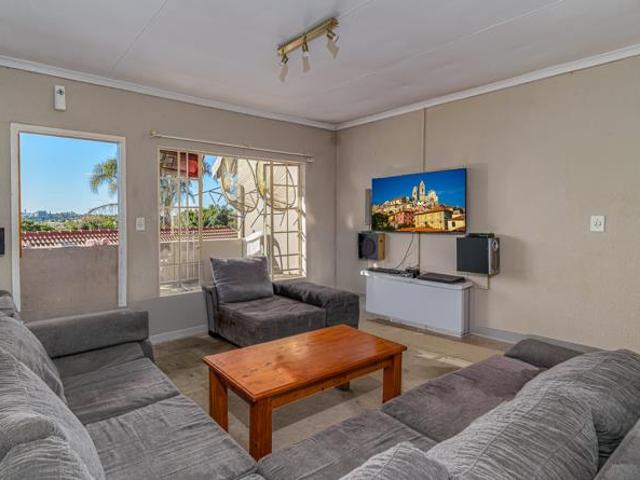 2 Bedroom Apartment in Radiokop