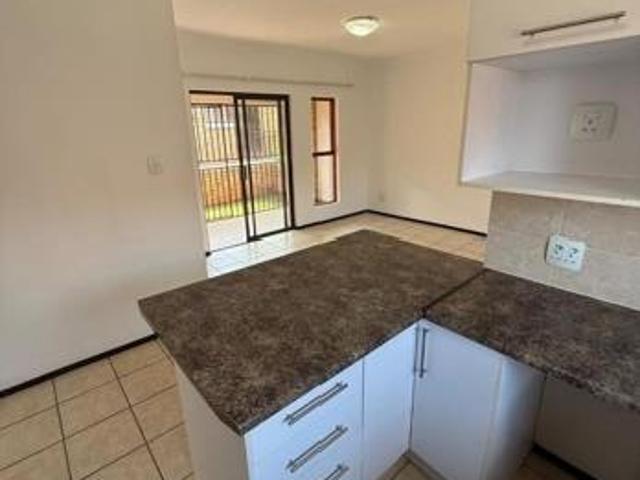 2 Bedroom Apartment in Randpark Ridge