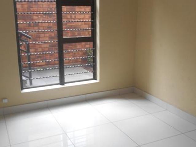 2 Bedroom Apartment in Ravensklip