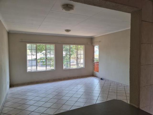 2 Bedroom Apartment in Ravensklip