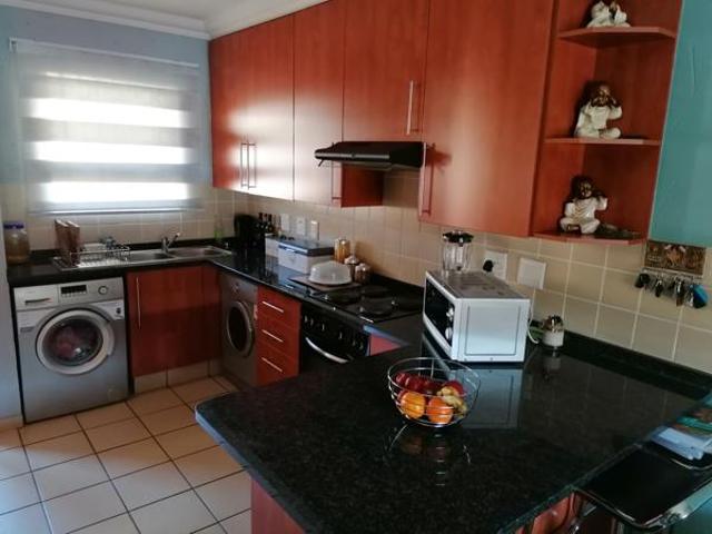2 Bedroom Apartment in Ravenswood
