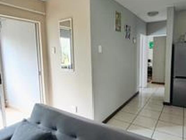 2 Bedroom Apartment in Ravenswood