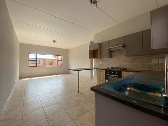 2 Bedroom Apartment in Ravenswood