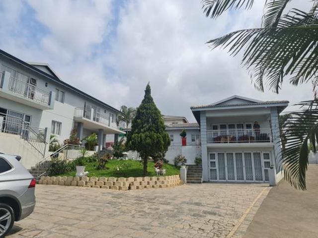 2 Bedroom Apartment in Redcliffe