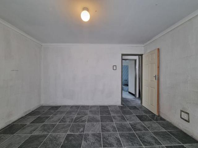2 Bedroom Apartment in Redfern