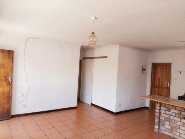 2 Bedroom Apartment in Rensburg