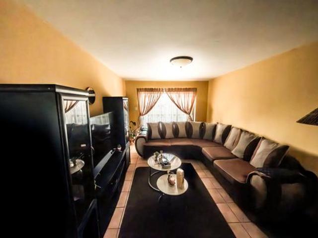 2 Bedroom Apartment in Reyno Ridge