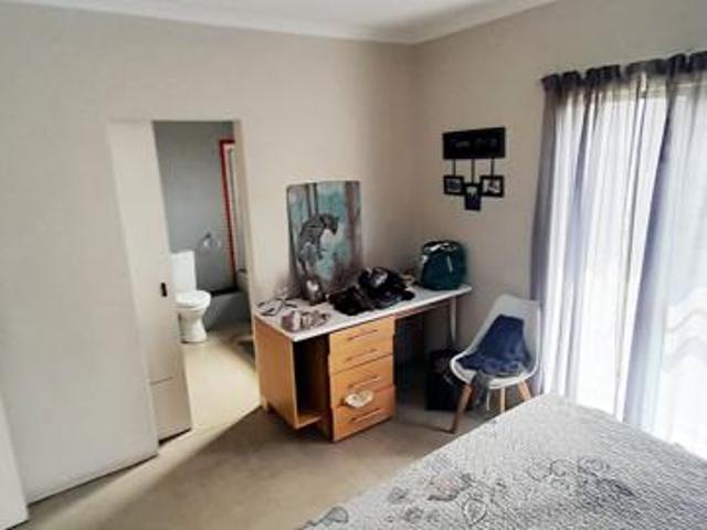 2 Bedroom Apartment in Richmond Hill