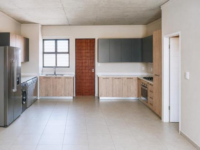 2 Bedroom Apartment in Rietvalleirand