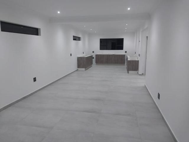 2 Bedroom Apartment in Robertsham