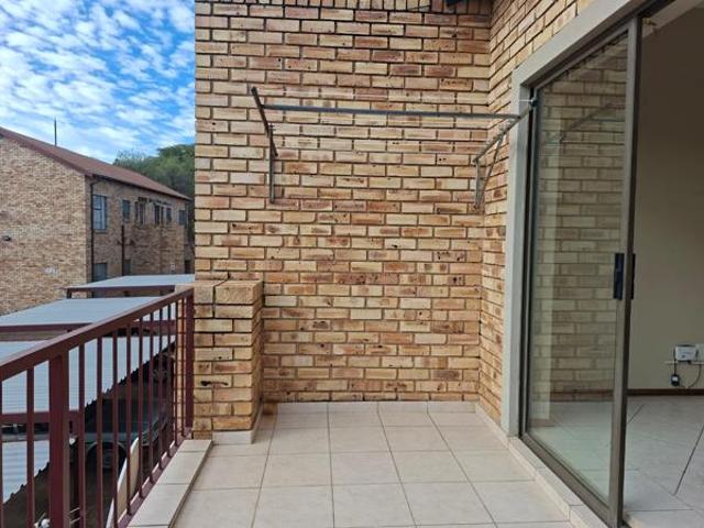 2 Bedroom Apartment in Roodekrans