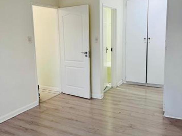 2 Bedroom Apartment in Roodekrans