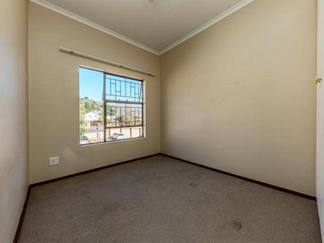 2 Bedroom Apartment in Roodekrans