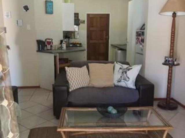 2 Bedroom Apartment in Roodekrans