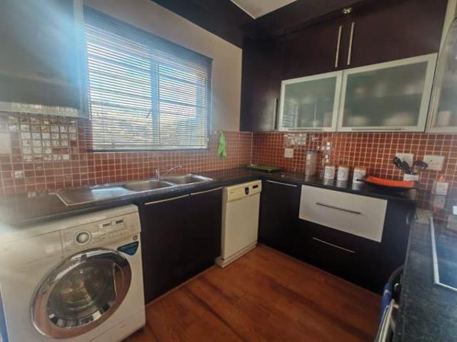 2 Bedroom Apartment in Roodepoort Central