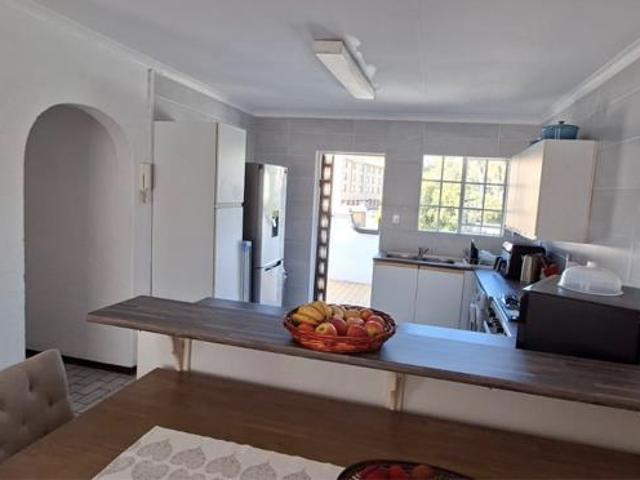 2 Bedroom Apartment in Roodepoort Central