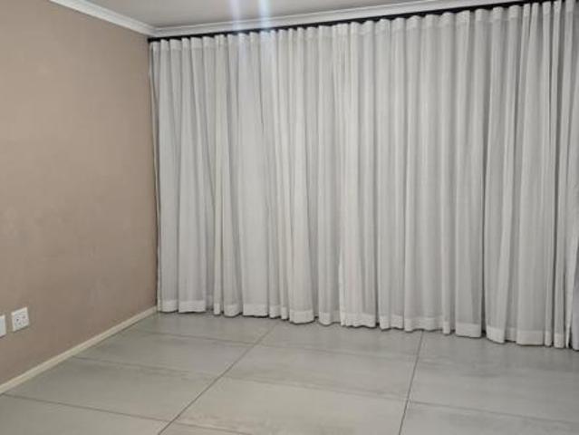 2 Bedroom Apartment in Roodepoort Central