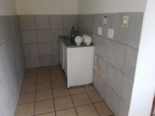 2 Bedroom Apartment in Roodepoort Central