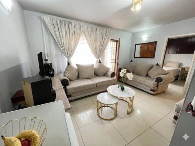 2 Bedroom Apartment in Roodepoort West