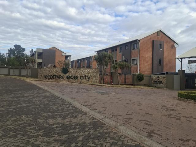 2 Bedroom Apartment in Roodeplaat