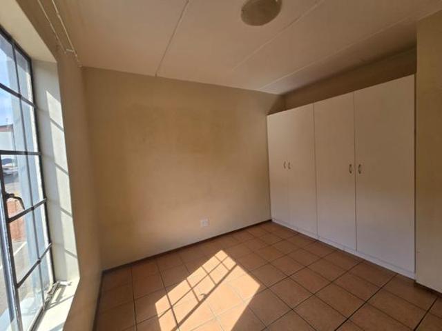 2 Bedroom Apartment in Rooihuiskraal
