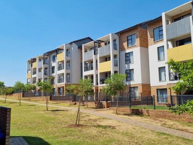2 Bedroom Apartment in Rooihuiskraal North