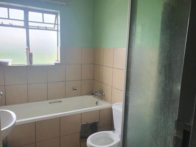 2 Bedroom Apartment in Rooihuiskraal North