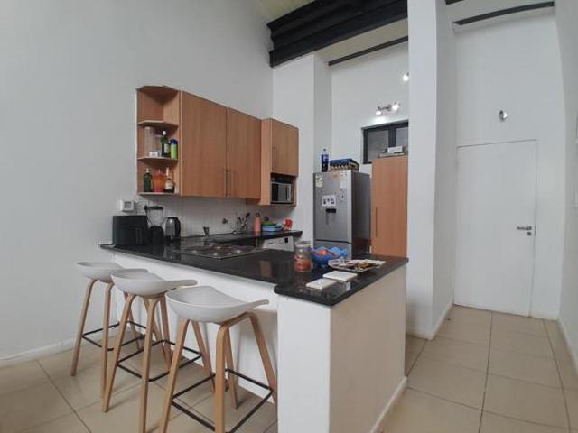 2 Bedroom Apartment in Rooihuiskraal North
