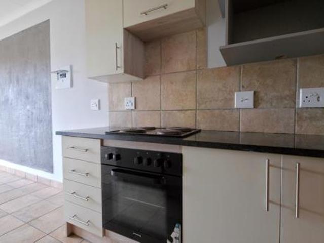 2 Bedroom Apartment in Rooihuiskraal North