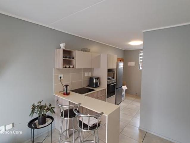 2 Bedroom Apartment in Rooihuiskraal North