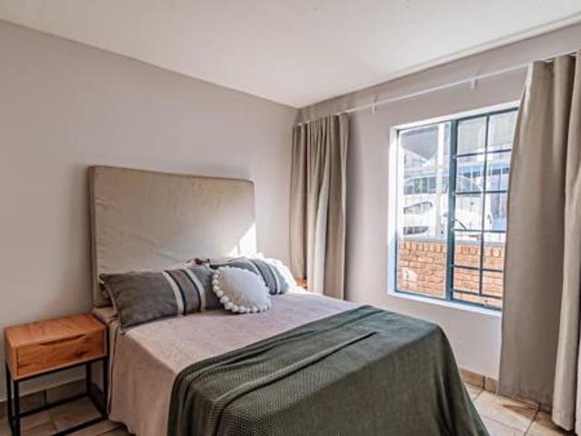 2 Bedroom Apartment in Rooihuiskraal North