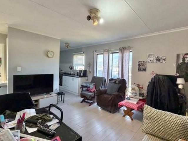2 Bedroom Apartment in Rome