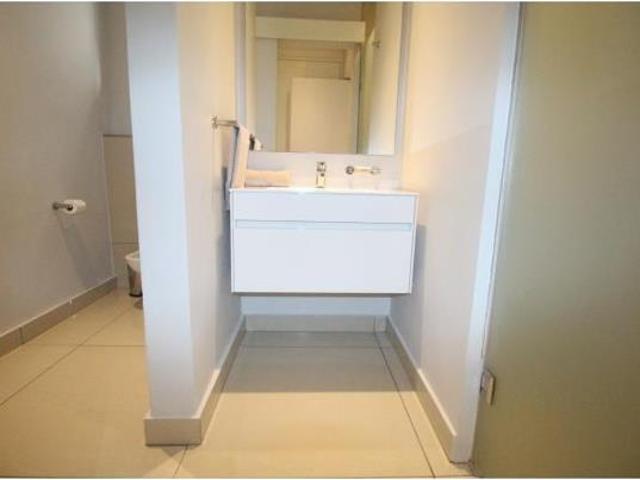 2 Bedroom Apartment in Rosebank