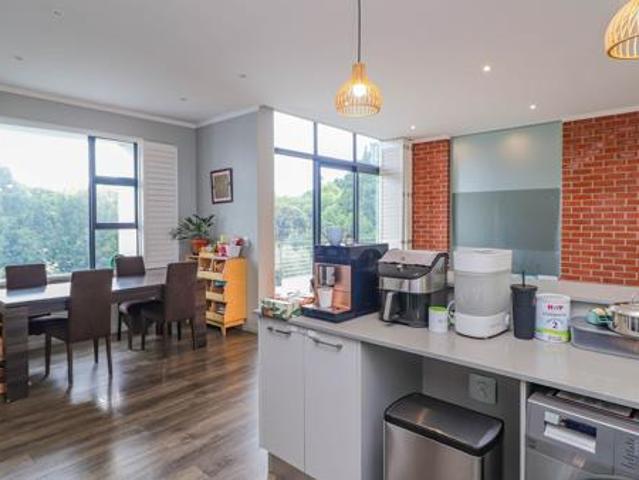 2 Bedroom Apartment in Rosebank
