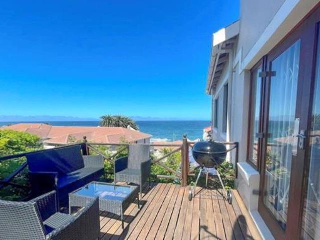 2 Bedroom Apartment in St James