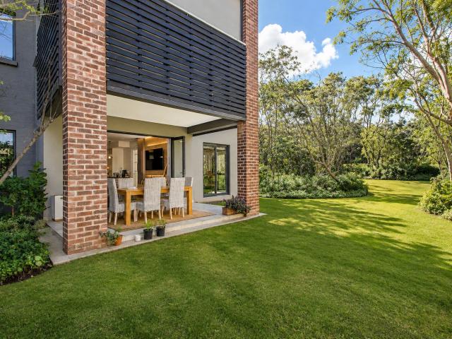 2 Bedroom Apartment in Steyn City