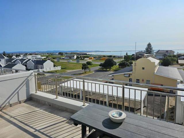 2 Bedroom Apartment in Struisbaai