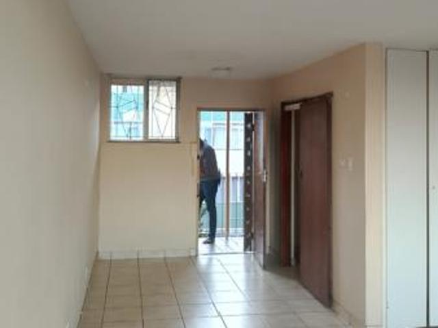 2 Bedroom Apartment in Sunnyside