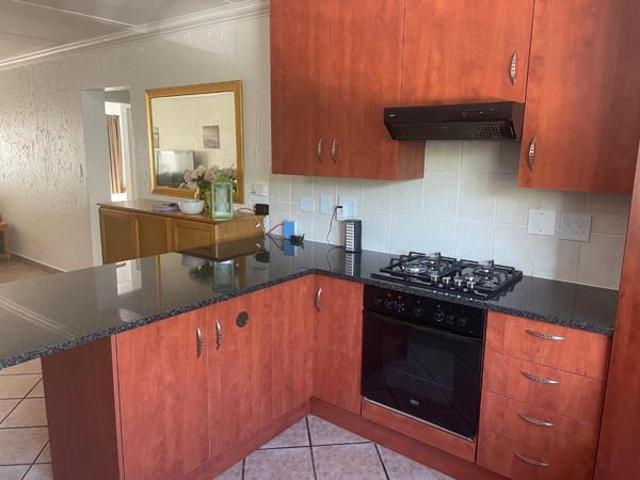 2 Bedroom Apartment in Sunninghill